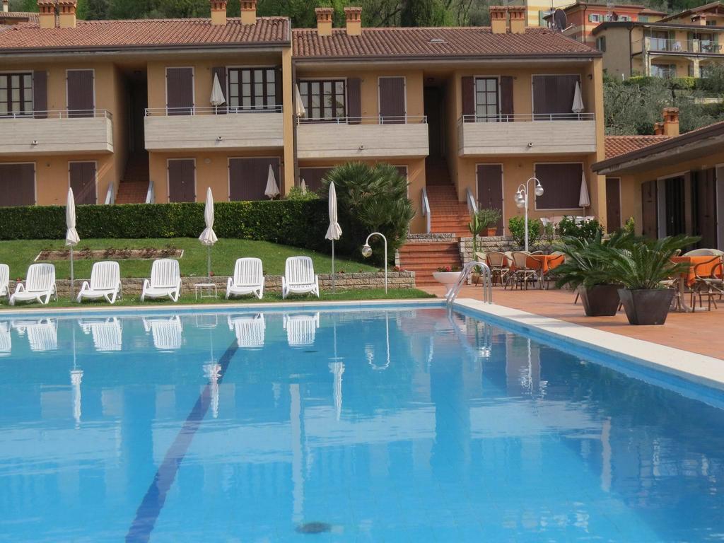 Residence Liana Albisano Torri Del Benaco Buitenkant foto