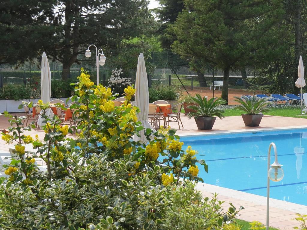 Residence Liana Albisano Torri Del Benaco Buitenkant foto