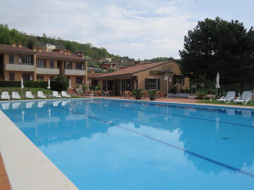 Residence Liana Albisano Torri Del Benaco Buitenkant foto