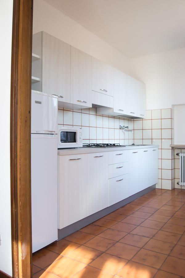 Residence Liana Albisano Torri Del Benaco Buitenkant foto