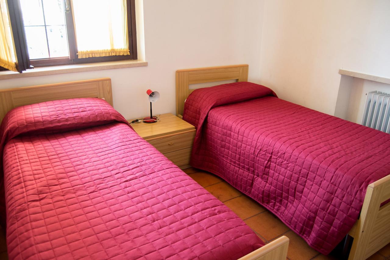 Residence Liana Albisano Torri Del Benaco Buitenkant foto