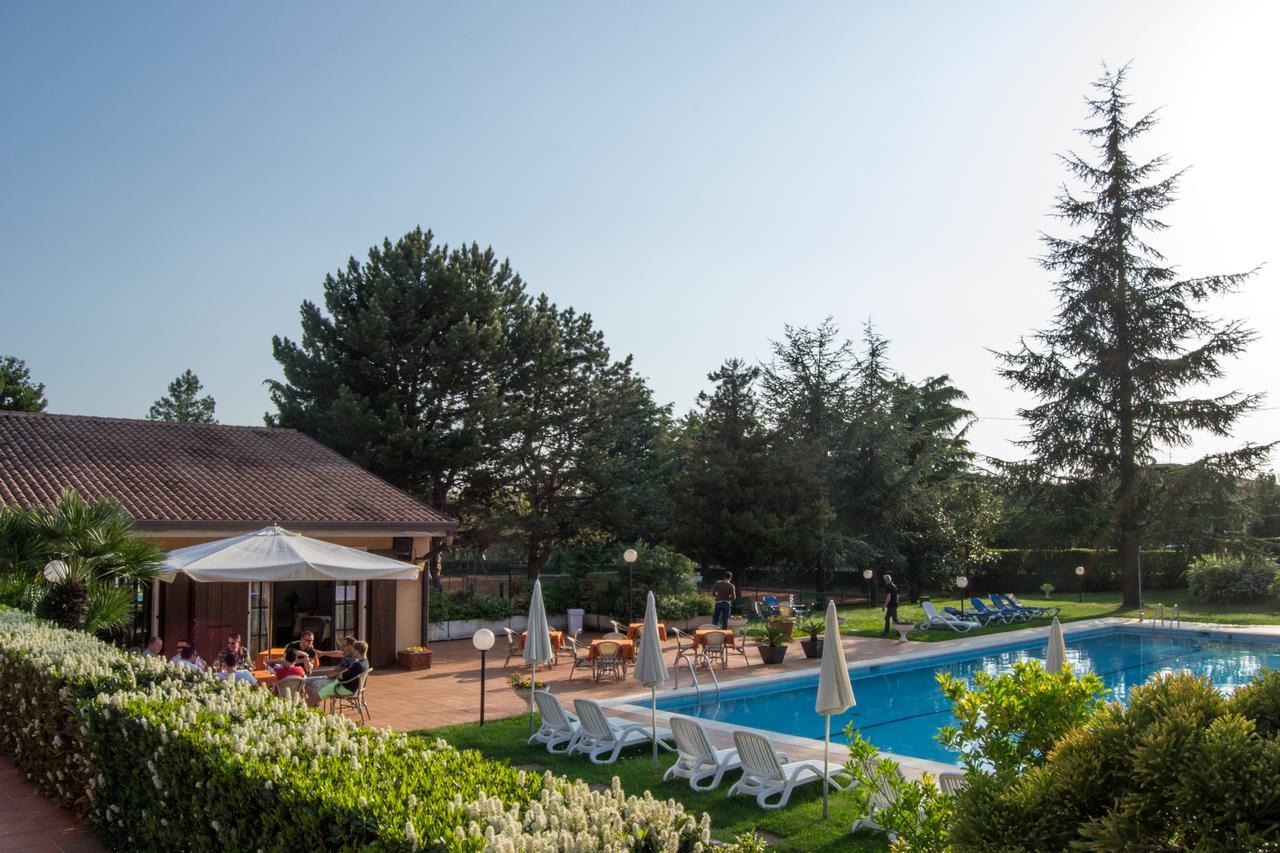 Residence Liana Albisano Torri Del Benaco Buitenkant foto