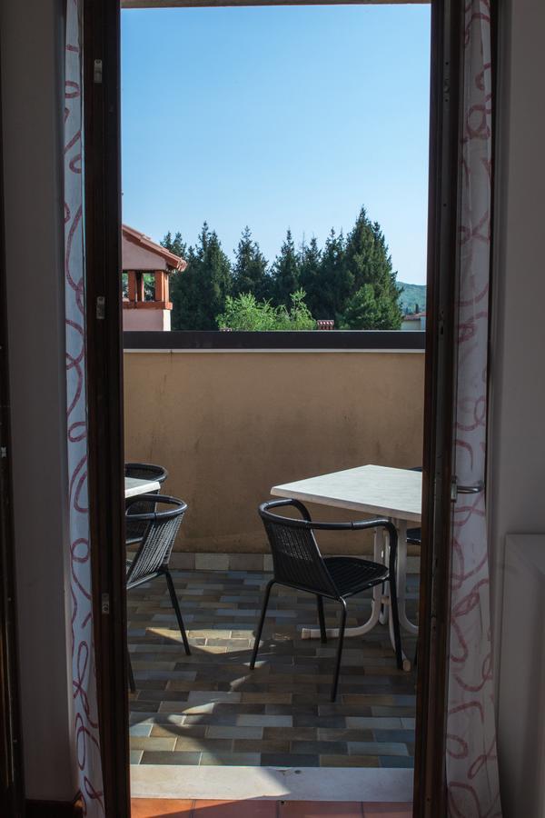 Residence Liana Albisano Torri Del Benaco Buitenkant foto