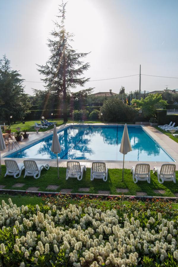 Residence Liana Albisano Torri Del Benaco Buitenkant foto